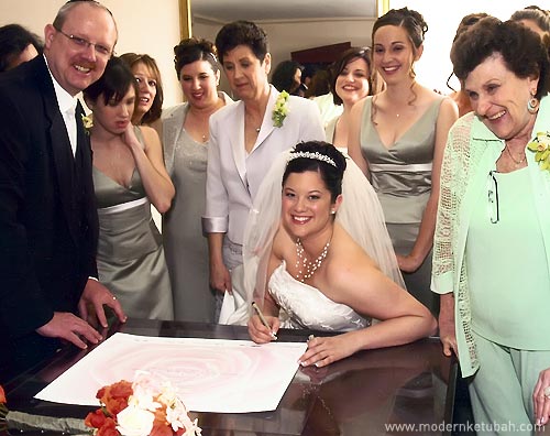 Modern Ketubah: Katie at her ketubah signing